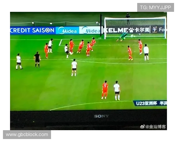 体育评论热议：本赛季球队表现亮眼 赛程紧张引发球迷广泛讨论